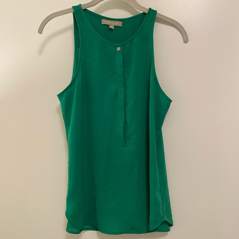 Banana Republic tank. Kelly green. Size XS.